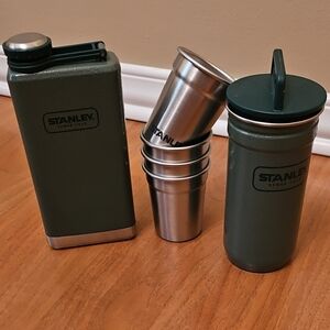 Stanley Olive and Silver Outdoor Set